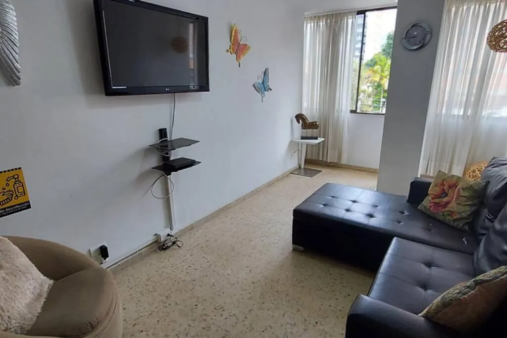 Amplio Apartamento En Los Colores Medellín