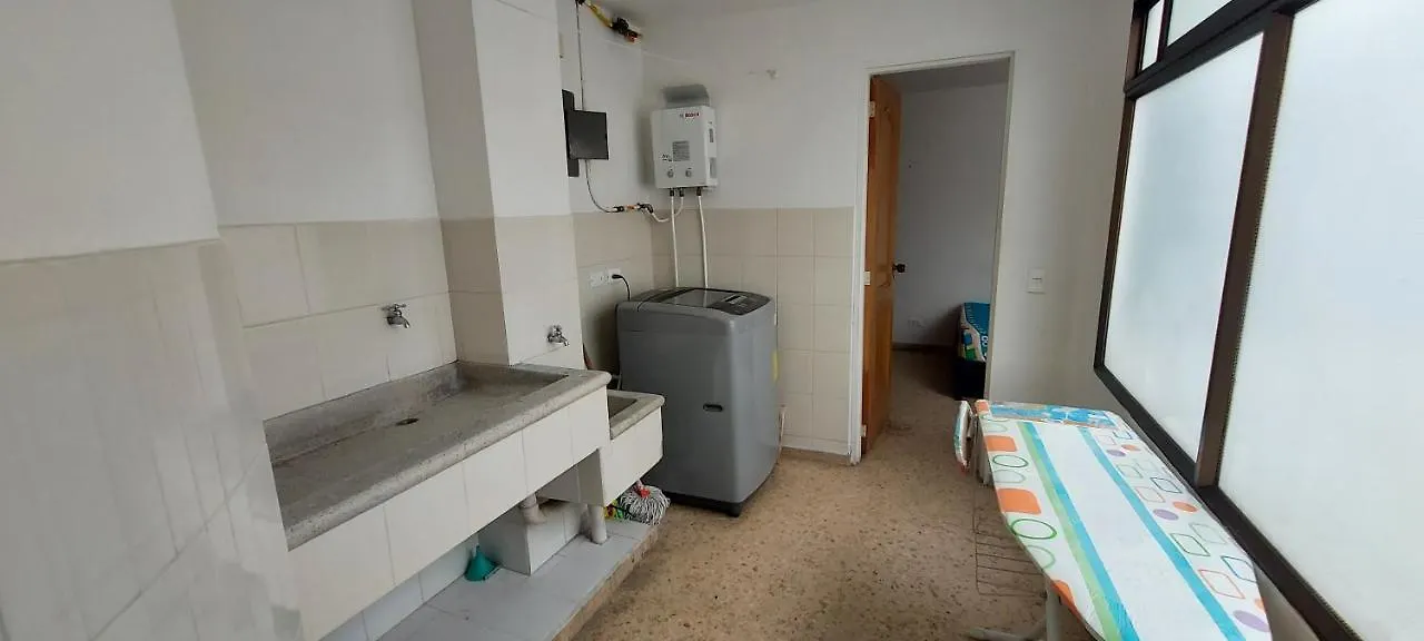 Amplio Apartamento En Los Colores Medellín