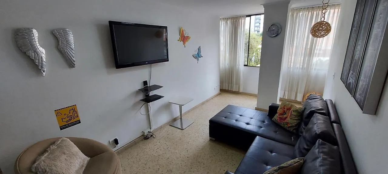 Amplio Apartamento En Los Colores Medellín 0*,