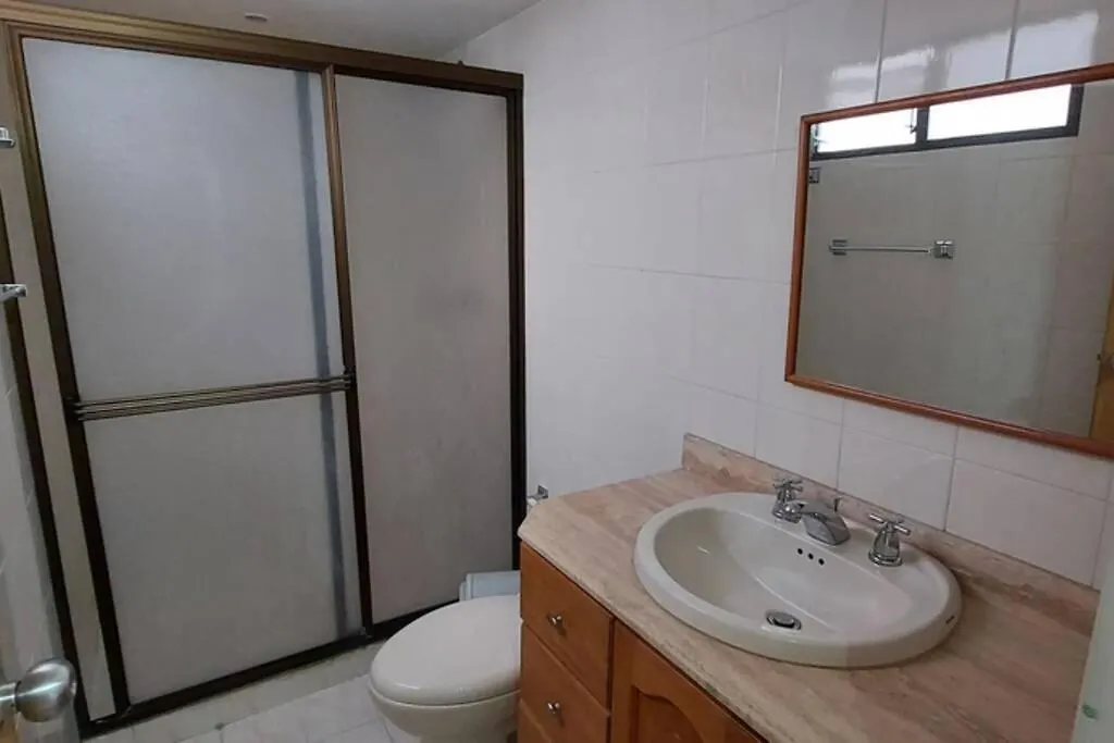 Amplio Apartamento En Los Colores Medellín 0*,  Colombia
