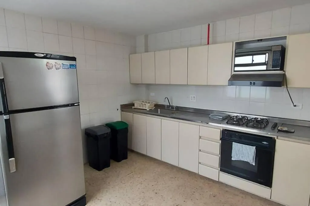 Amplio Apartamento En Los Colores Medellín Colombia